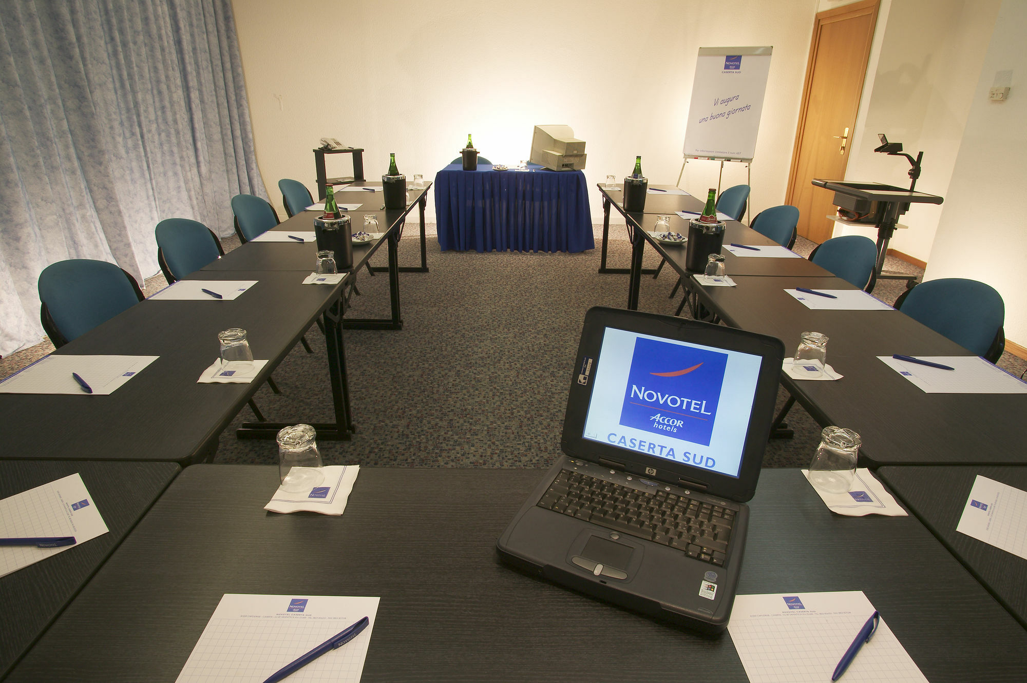 Novotel Caserta Sud Ngoại thất bức ảnh